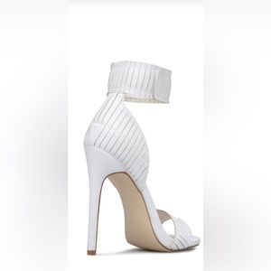 Ankle strap stiletto shoe by Shoedazzle “Sehra”